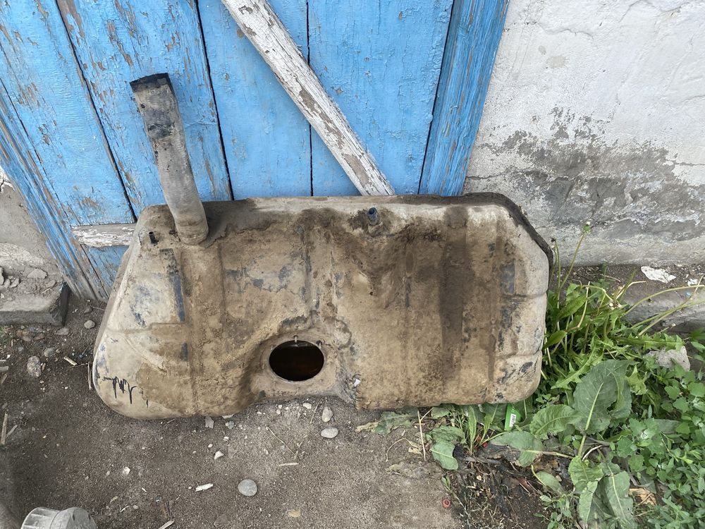 Продам бак на ваз