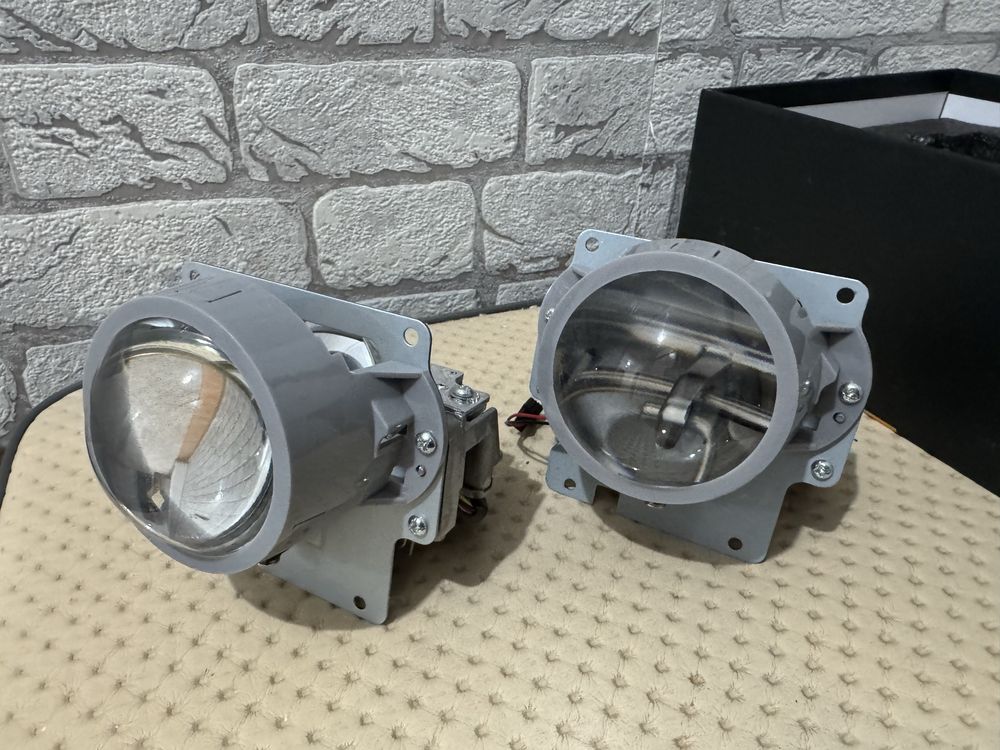 BI-Led линзы оригинальные на Toyota Camry 70
