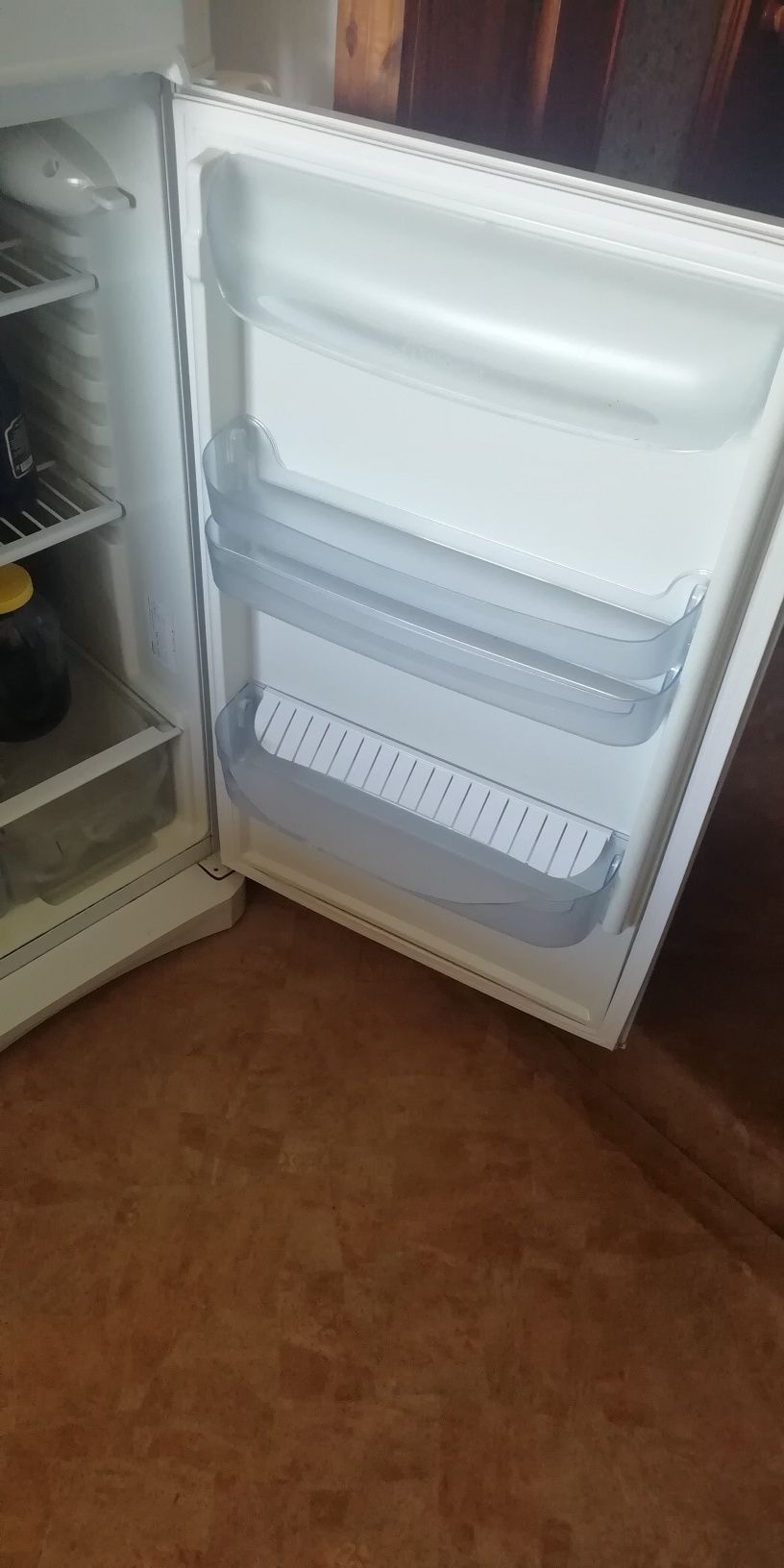 Продам холодильник Индезит
