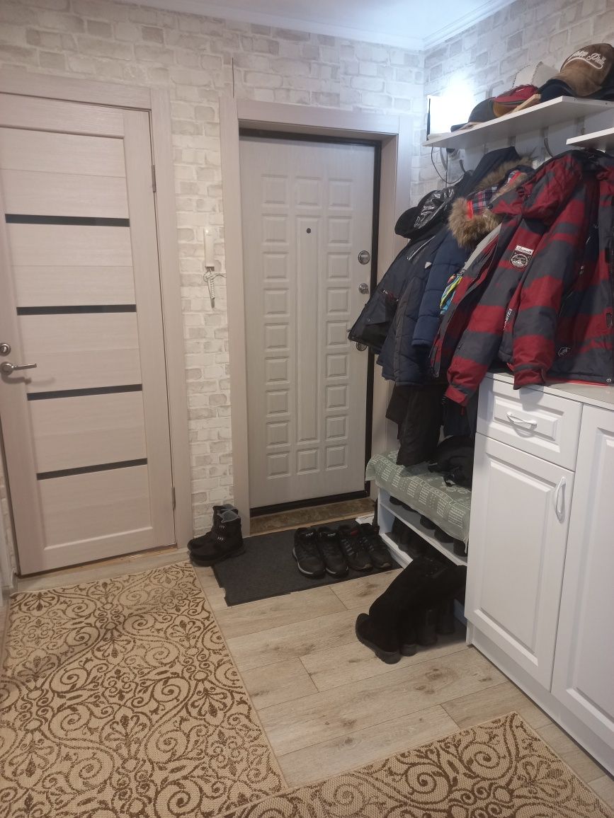 Продам 4 комнатную квартиру переделанную в 3-х