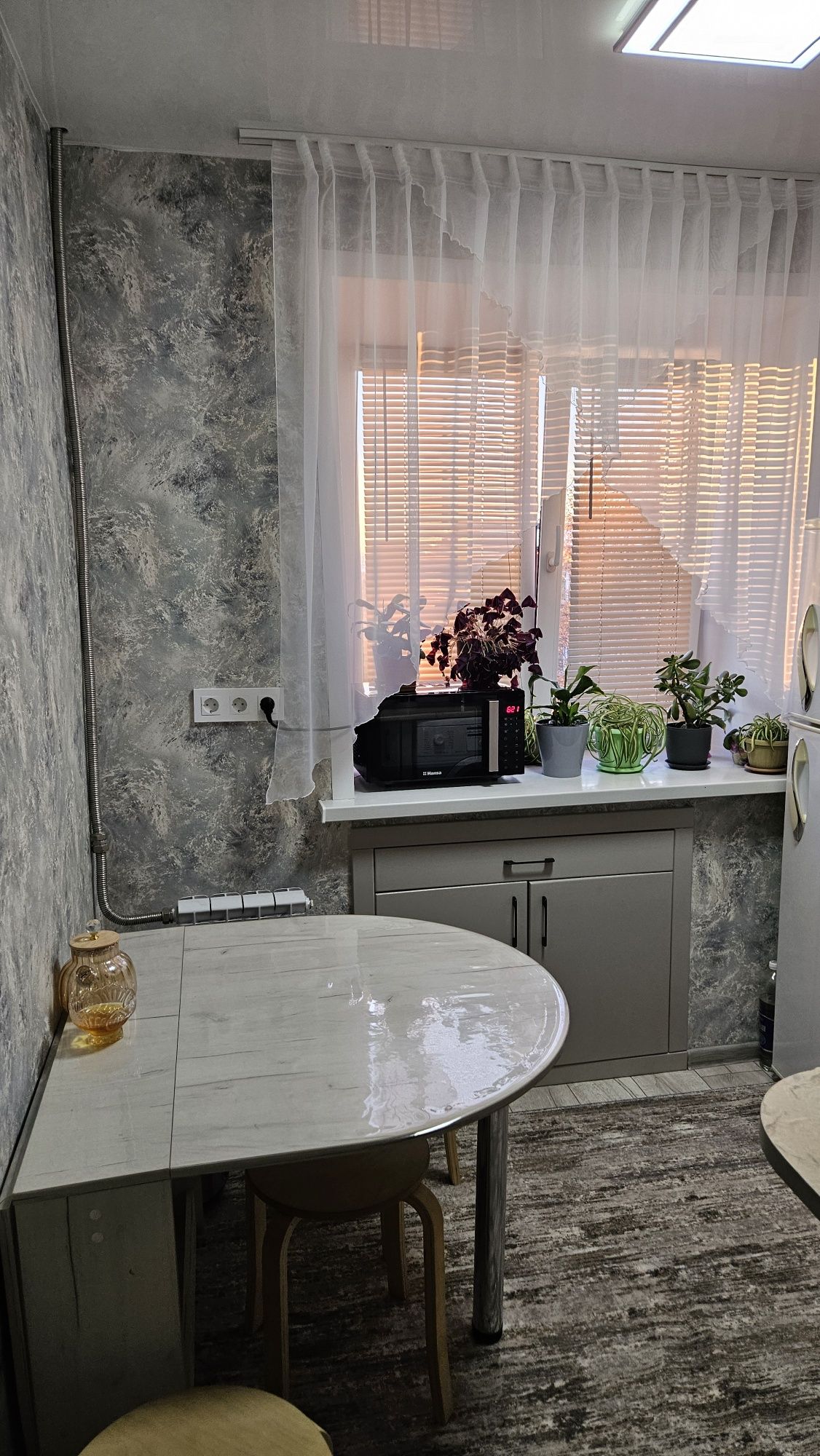 Продам 2-х в 3 мкр.