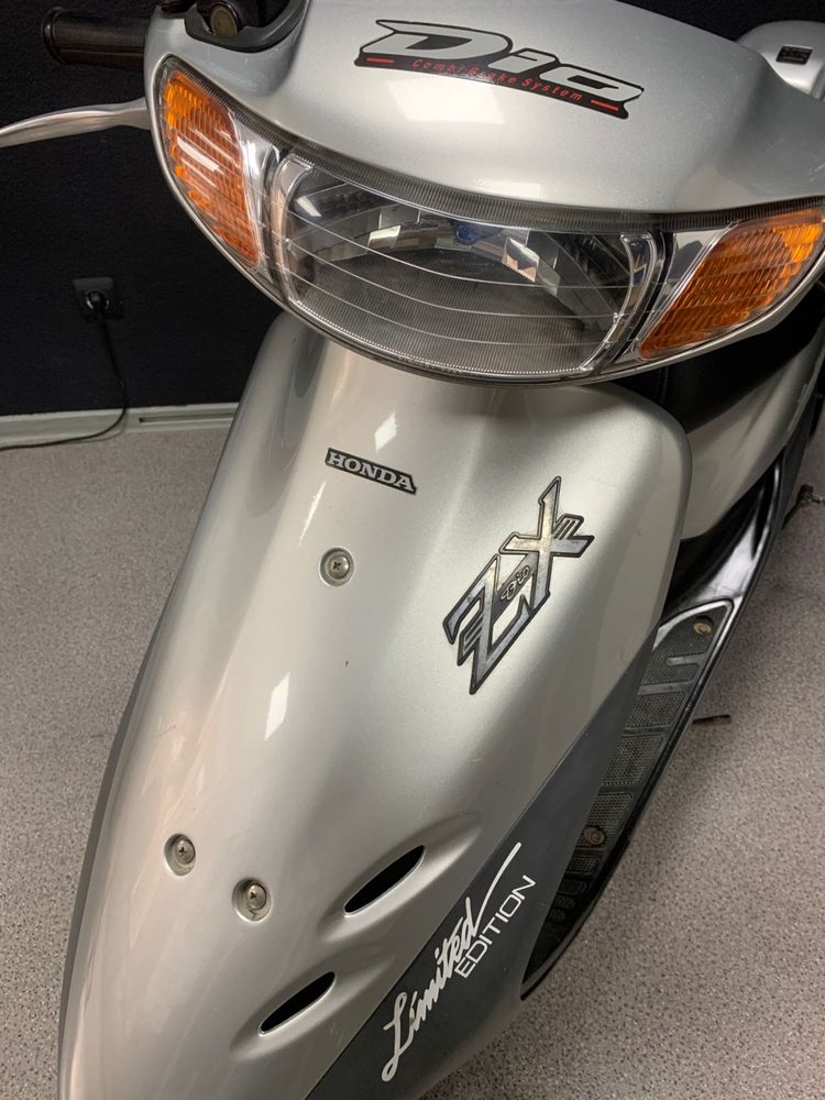 Honda DIO3 zx 2010 года + 2 шлема и чехол в подарок