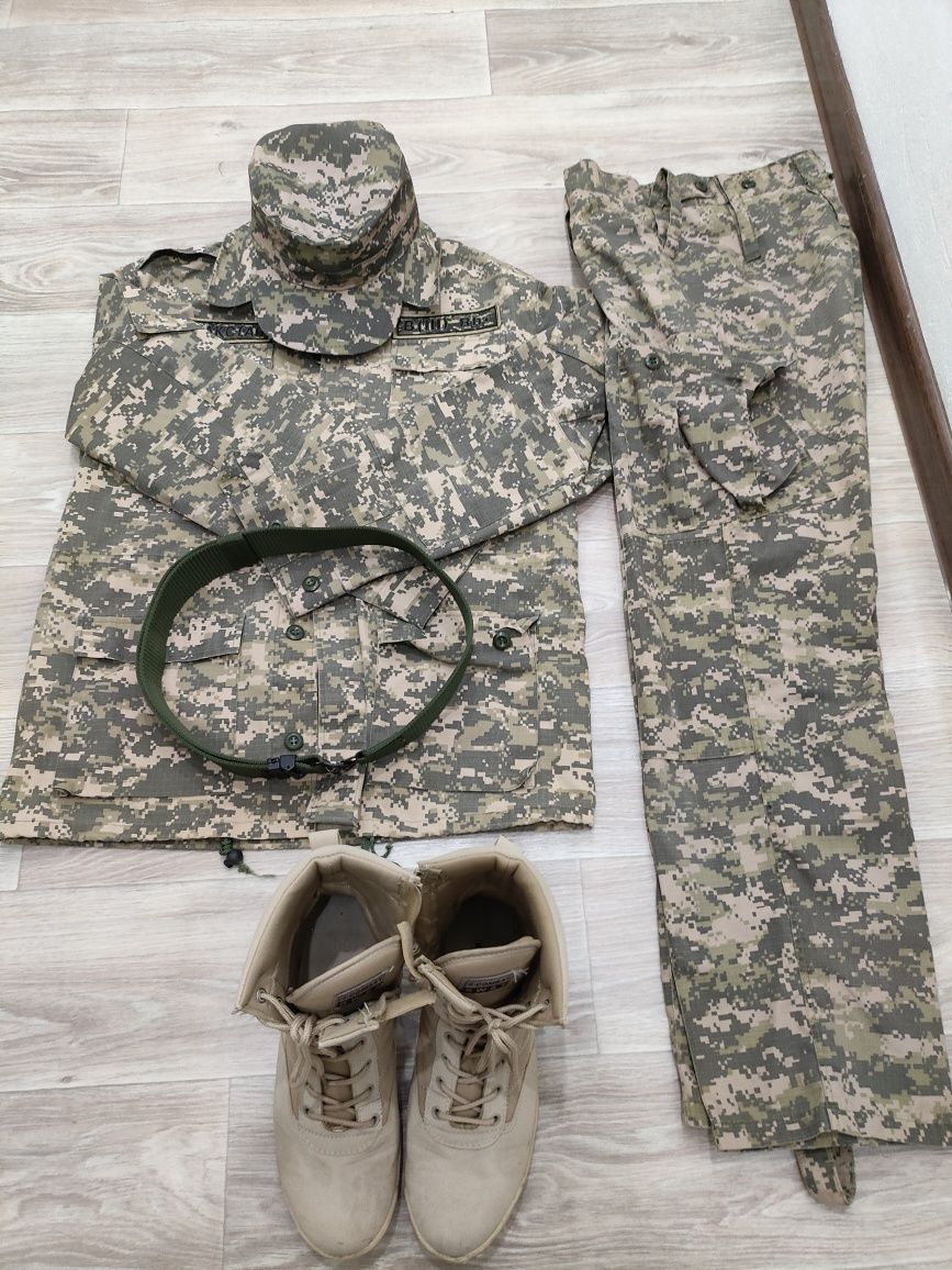 Полный комплект формы для военной кафедры.