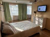 В самом центре на абзале 3шка Kaspi RED QR GOLD