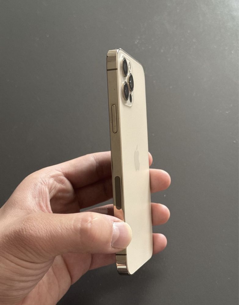 Iphone 12 Pro в отличном состояние