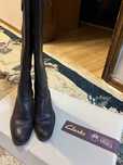Продам кожаные сапоги Clarks