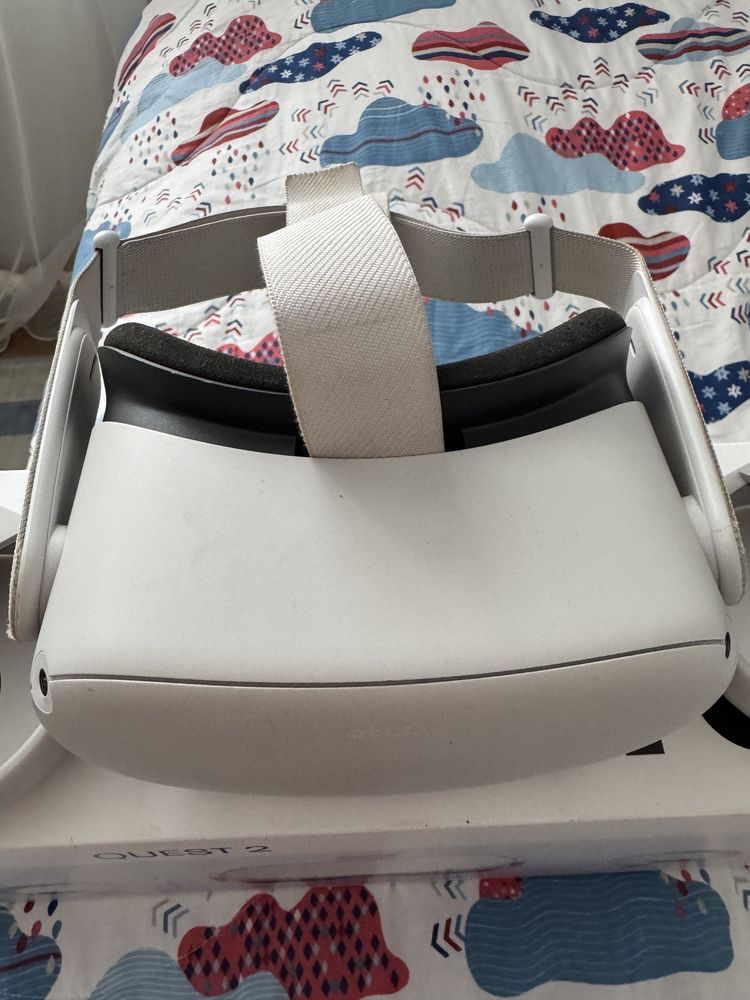 Продам Oculus quest 2