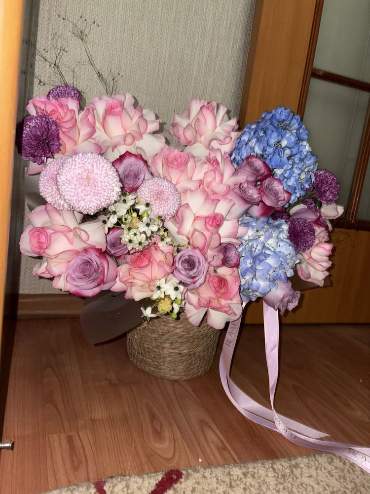 Цветы,  цена договорная