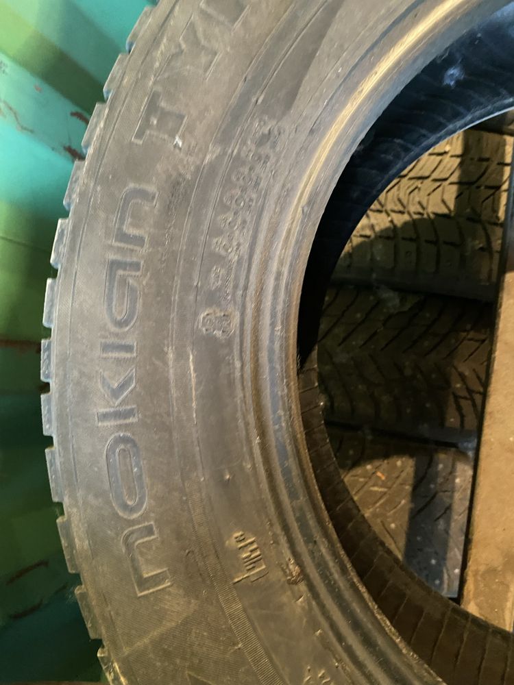 На 16. 225/60 Нокия 3 шт в наличии