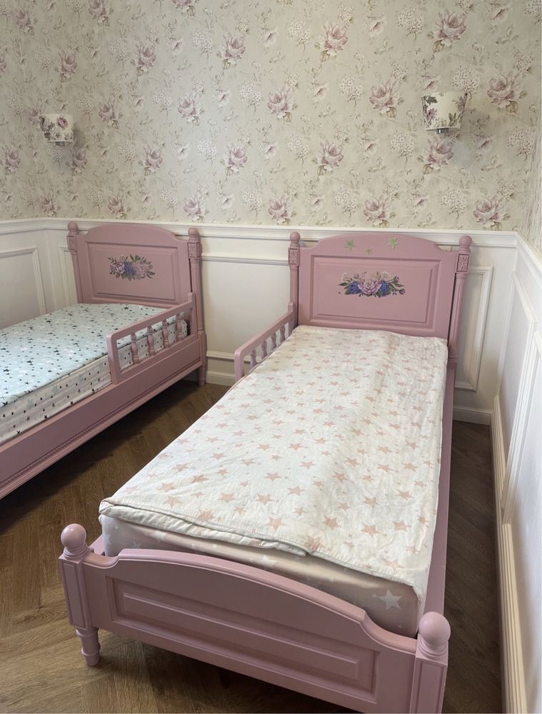 Кровати 2 шт из массива дерева (бук).