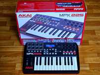 Миди-клавиатура AKAI MPK225