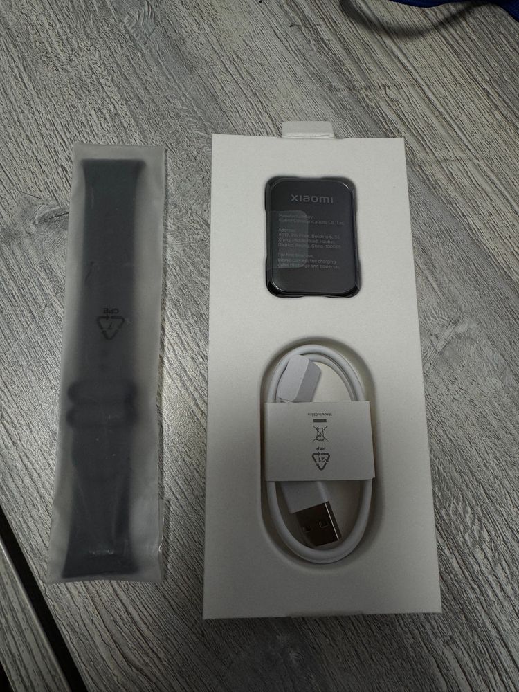 продам новые смарт часы Xiaomi smart band 8 pro