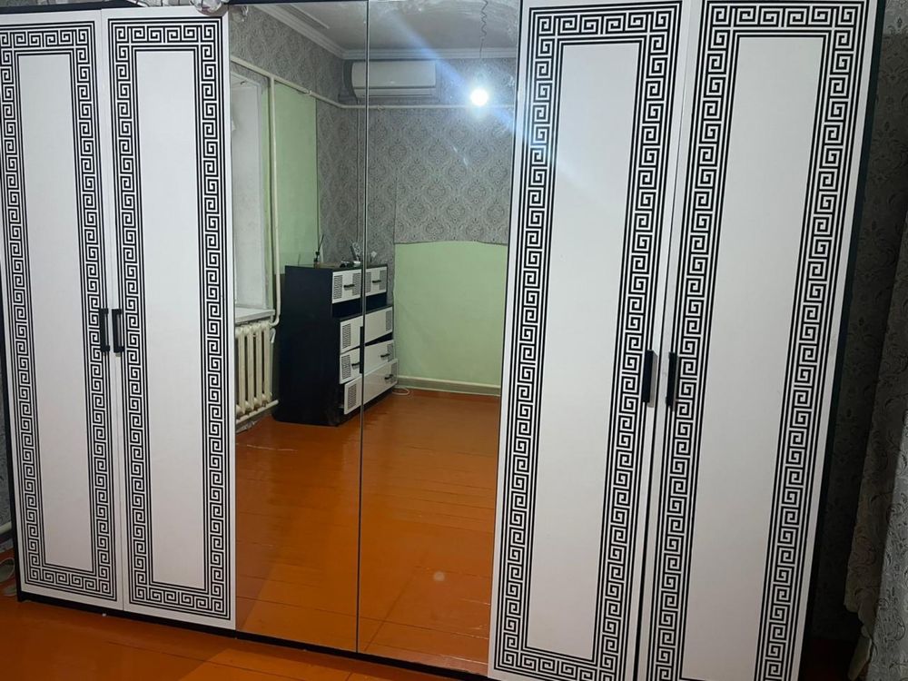 Шкаф, комод продается