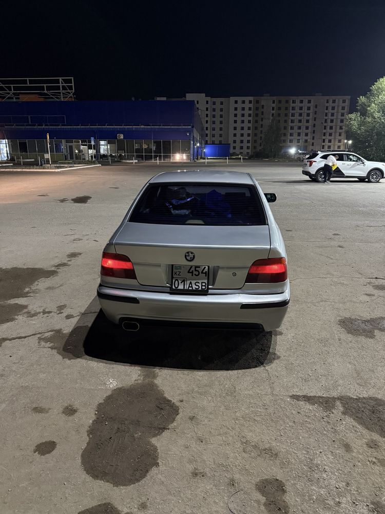 Продам е39 2000 г 3 куб