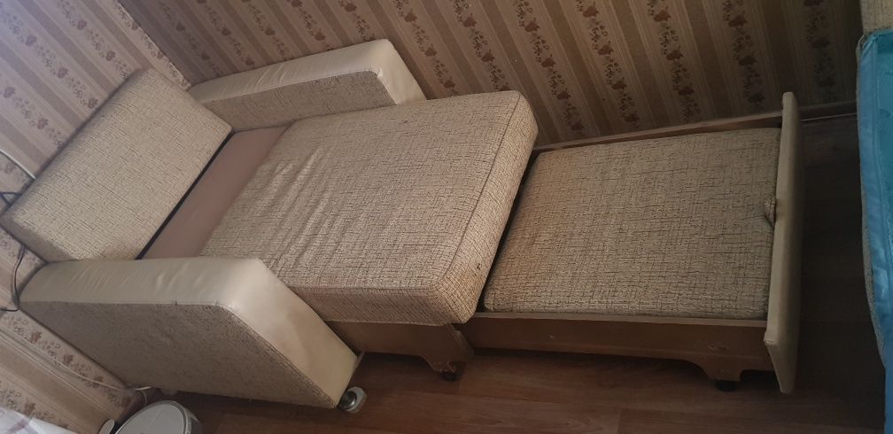 Кресло кровать .
