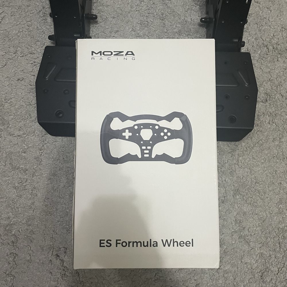 Продам набор для симрейсинга Moza R5 + руль для formula 1