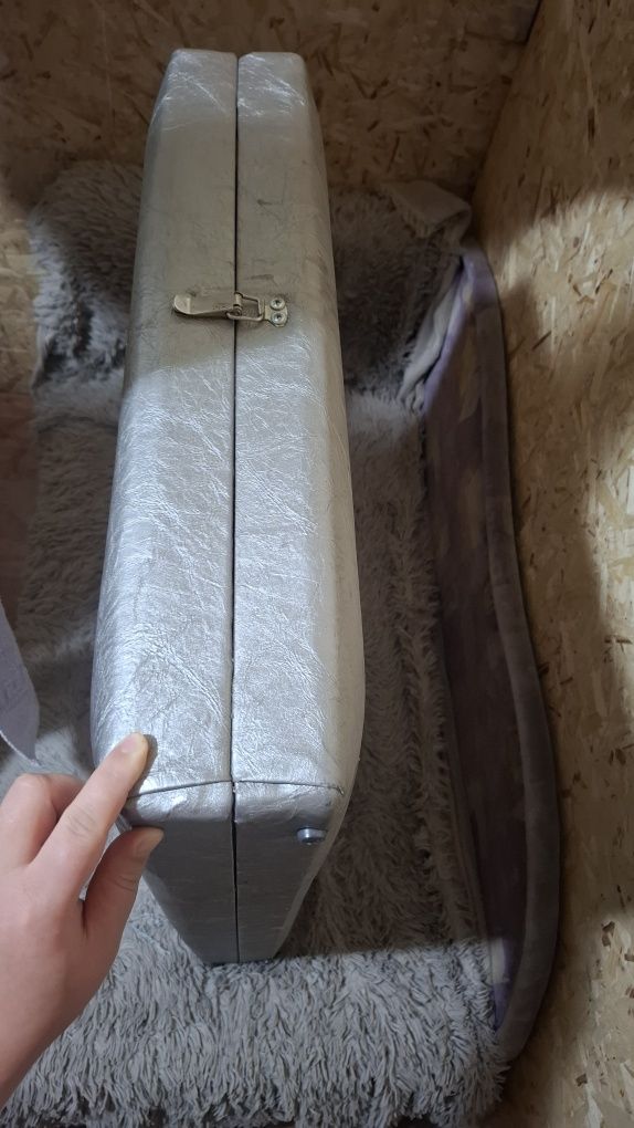 Продам кушетку чемодан