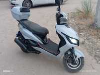 Продам скутер эм8