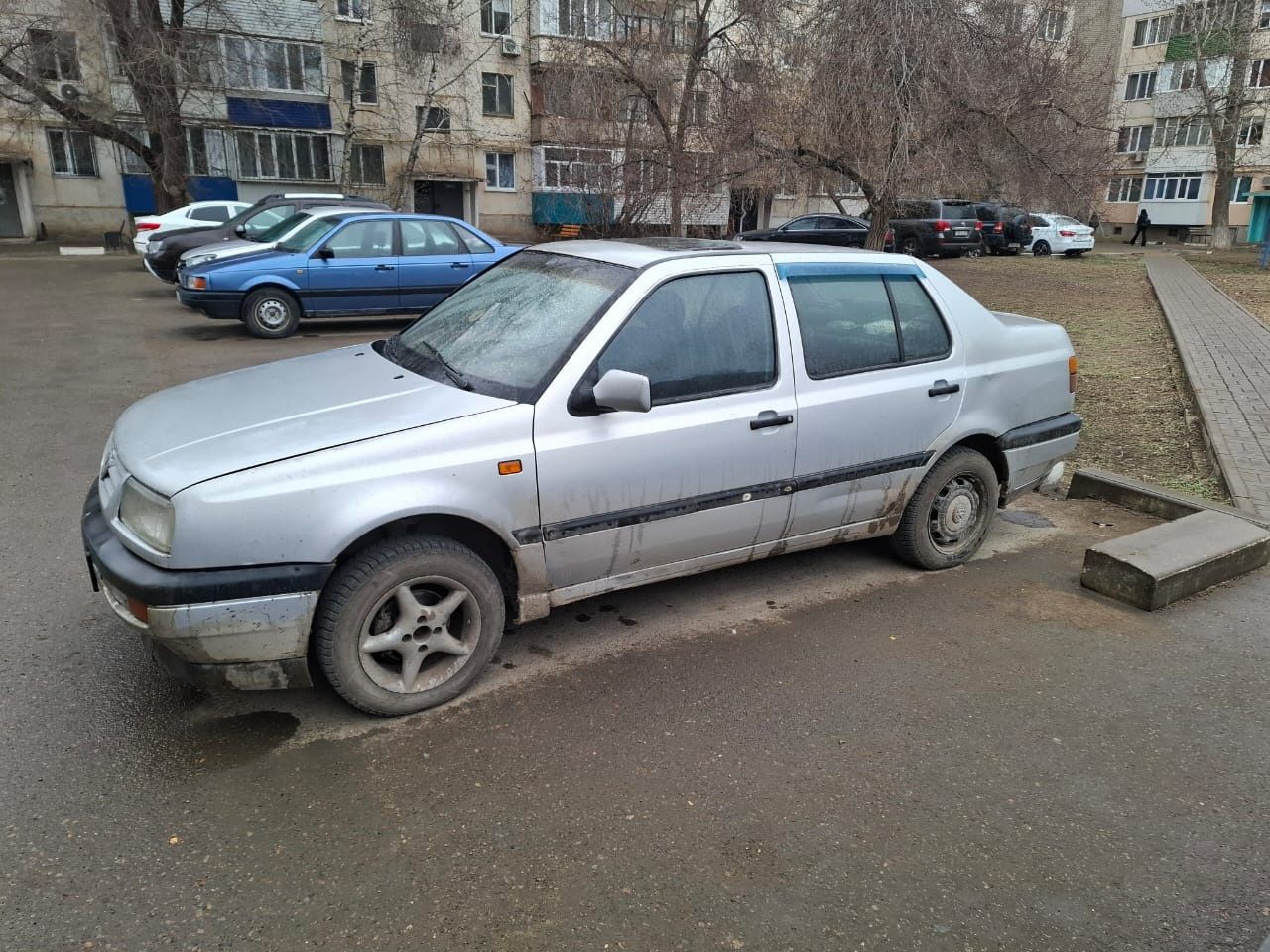 Продам машину Volkswagen vento
