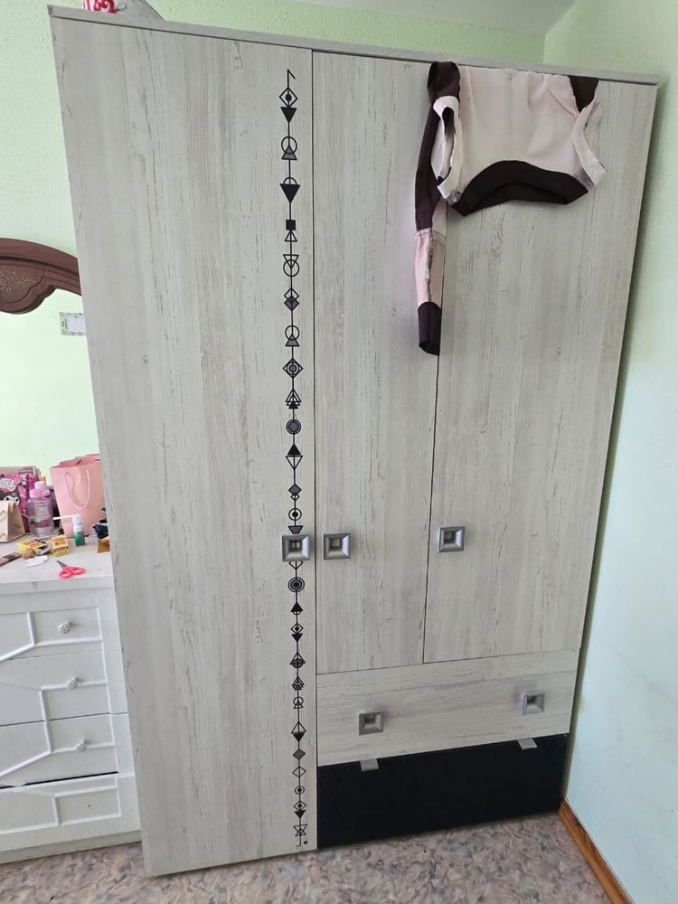 Продам шкаф и комод