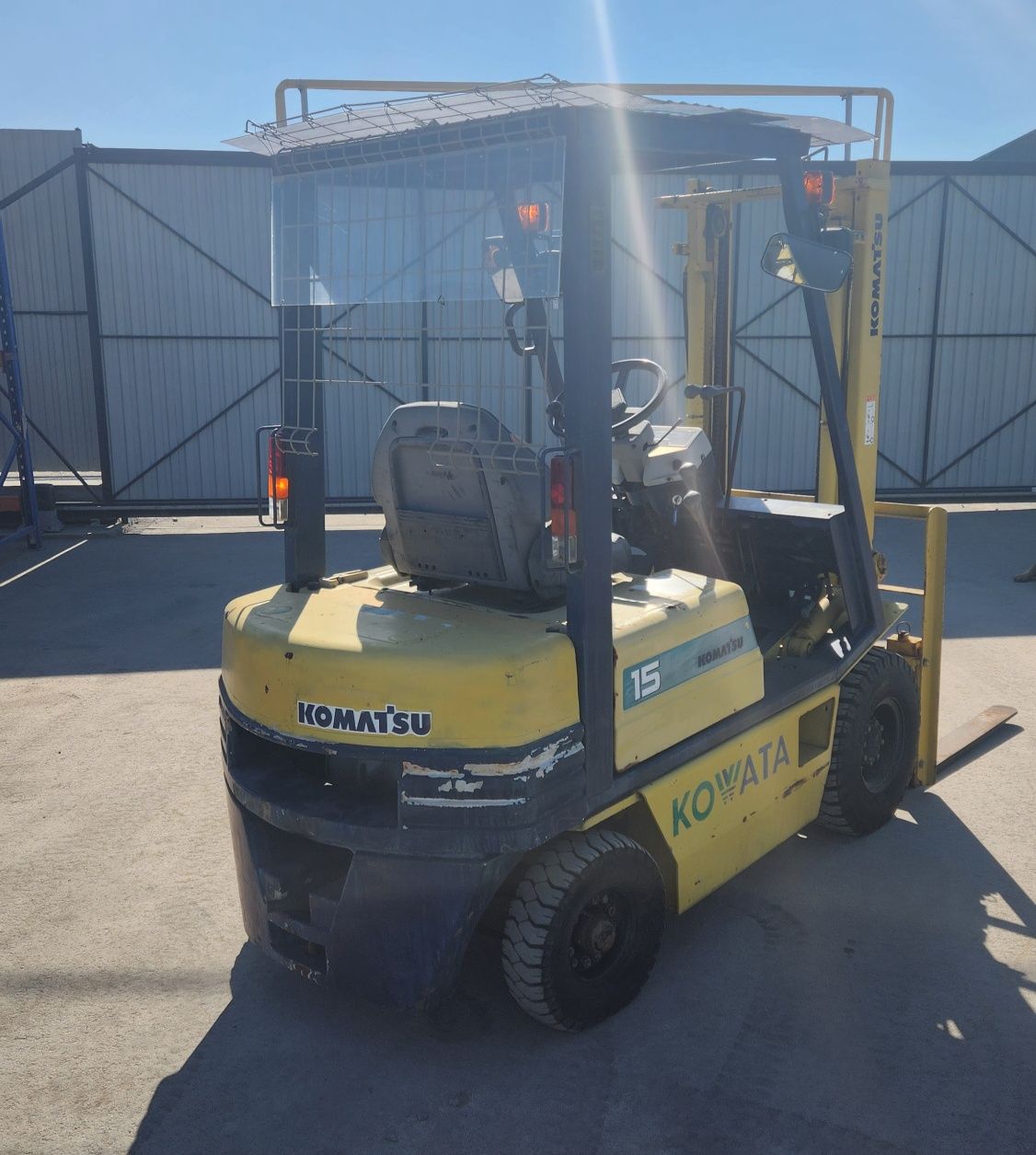 Вилочный погрузчик KOMATSU FG15