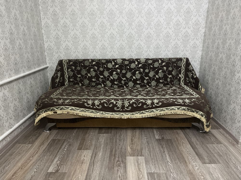 Отдадим  срочно даром диван