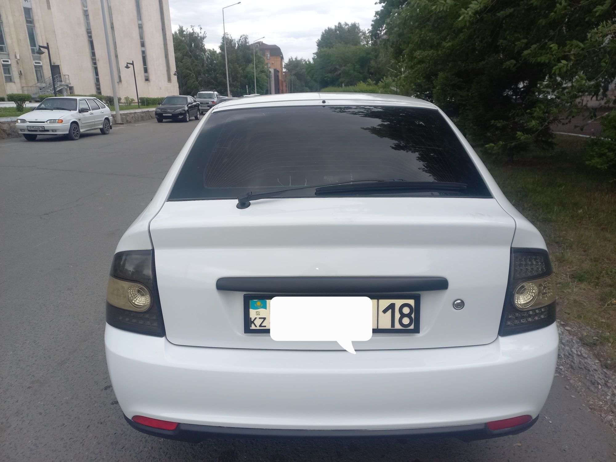 Продам и задний стопаки на приору