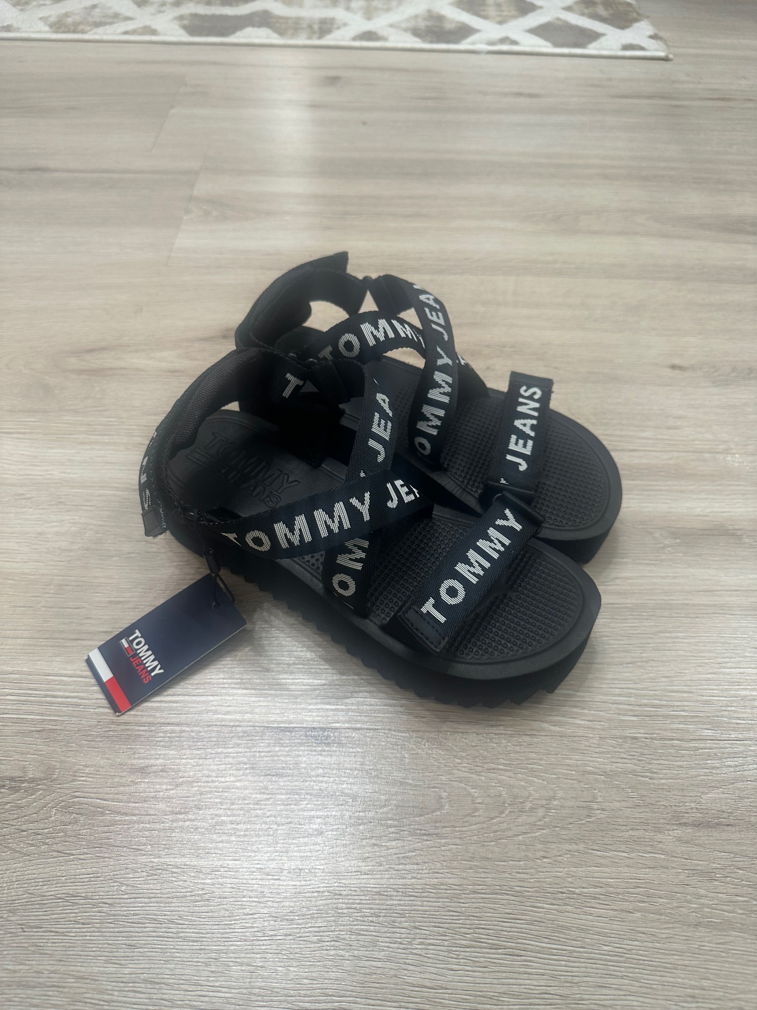 Сандалии от Tommy Hilfiger