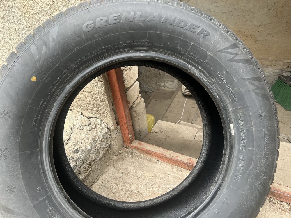 Продам комплект зимних шин