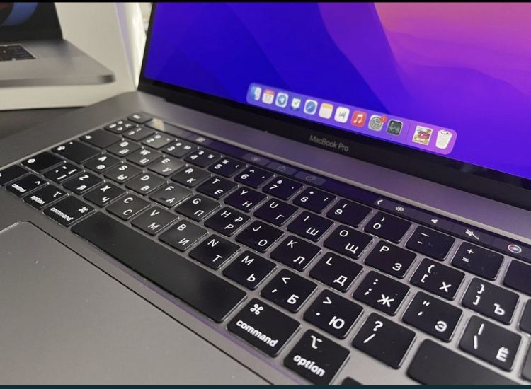 (Обмен) Macbook pro 16”(3072×1920)i7-9750H,16,512, 5300M GDDR6