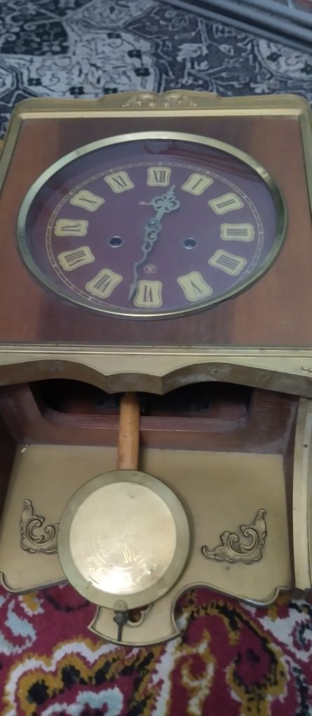 Продам часы в не рабочем состоянии.