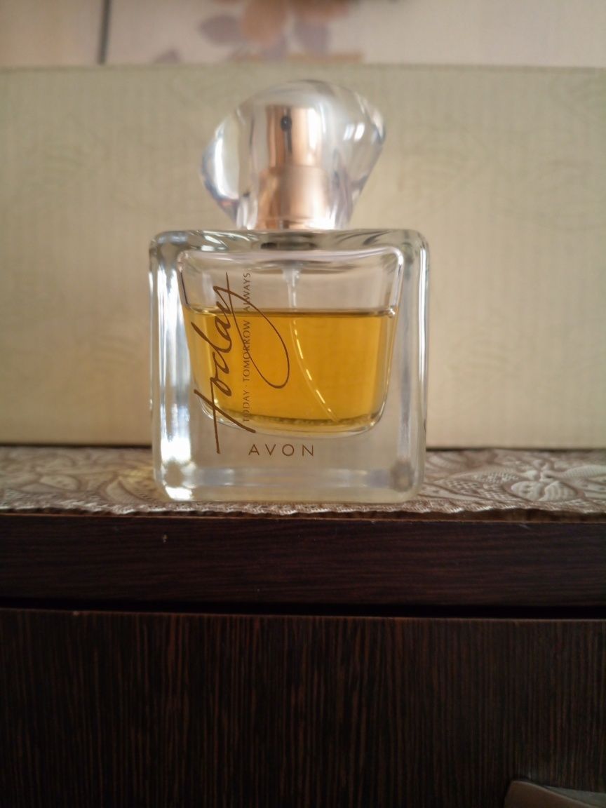 Продам  духи от Avon
