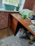 Стол 3 х метровый,раздвижной..почти новый и 6 стульев