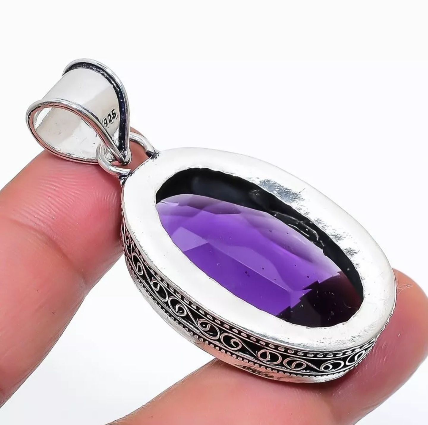 Серебряный кулон с крупным аметистом
