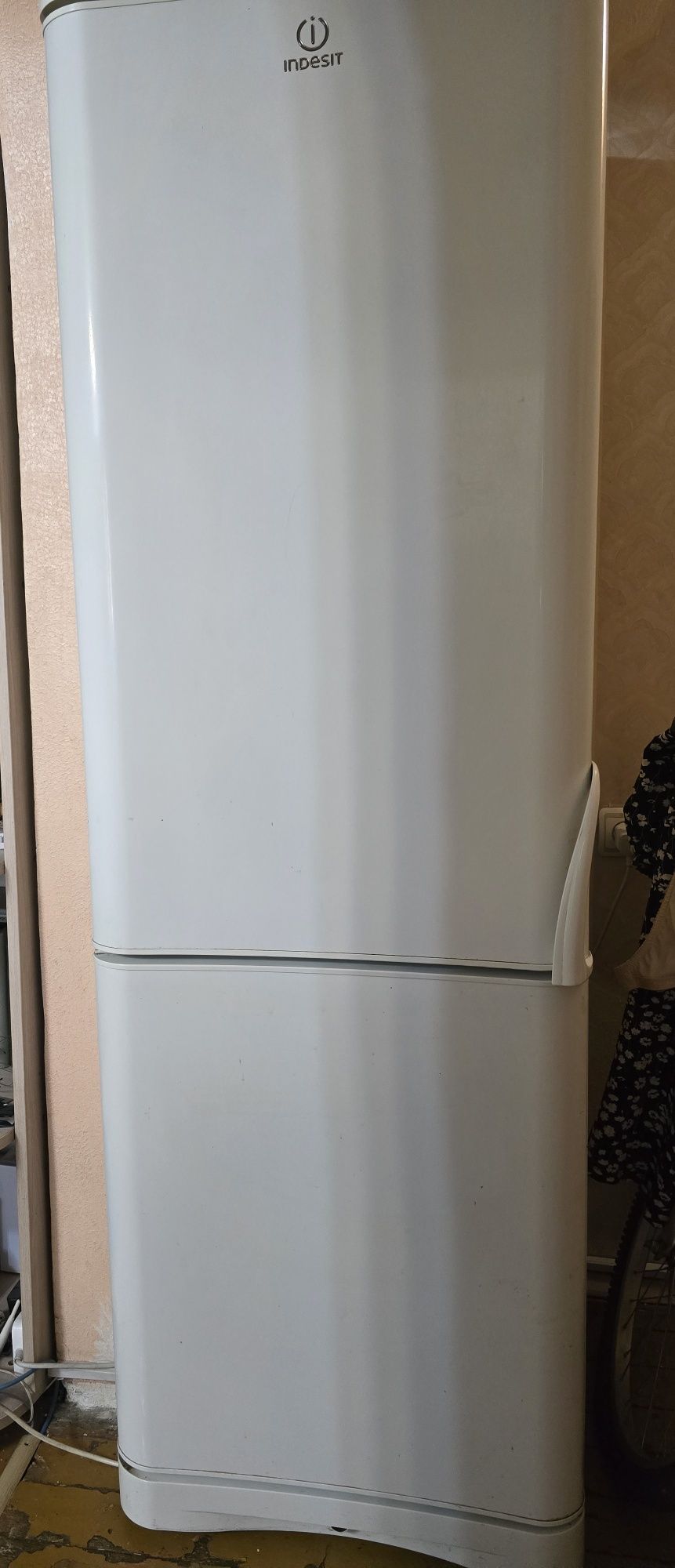 Холодильник  Indesit