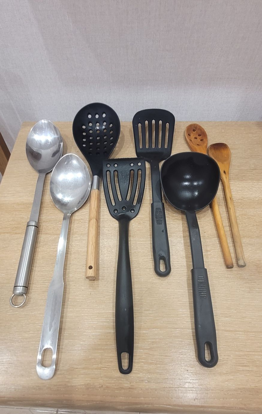 Продам кухонные наборы