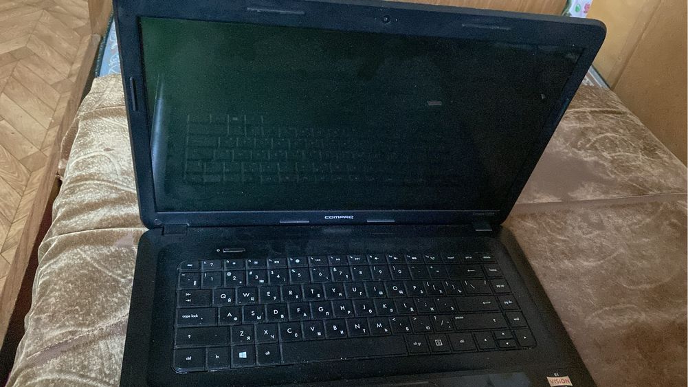 Срочно продаю ноутбук compaq
