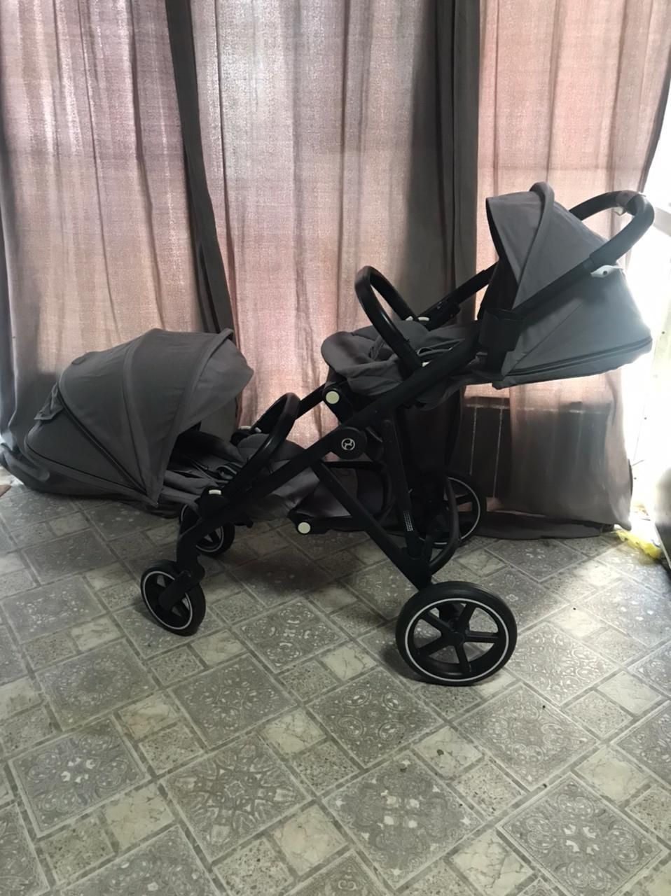 Коляска Cybex для двоих деток. В полной комплектации.