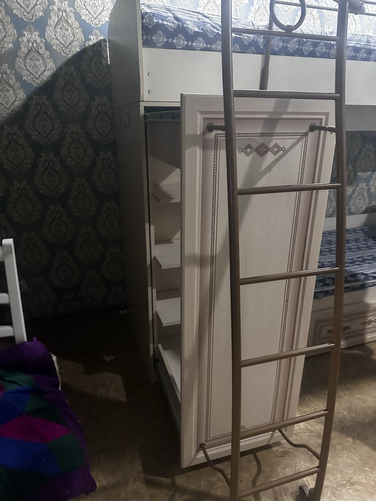 Продам кровать двухьярусную