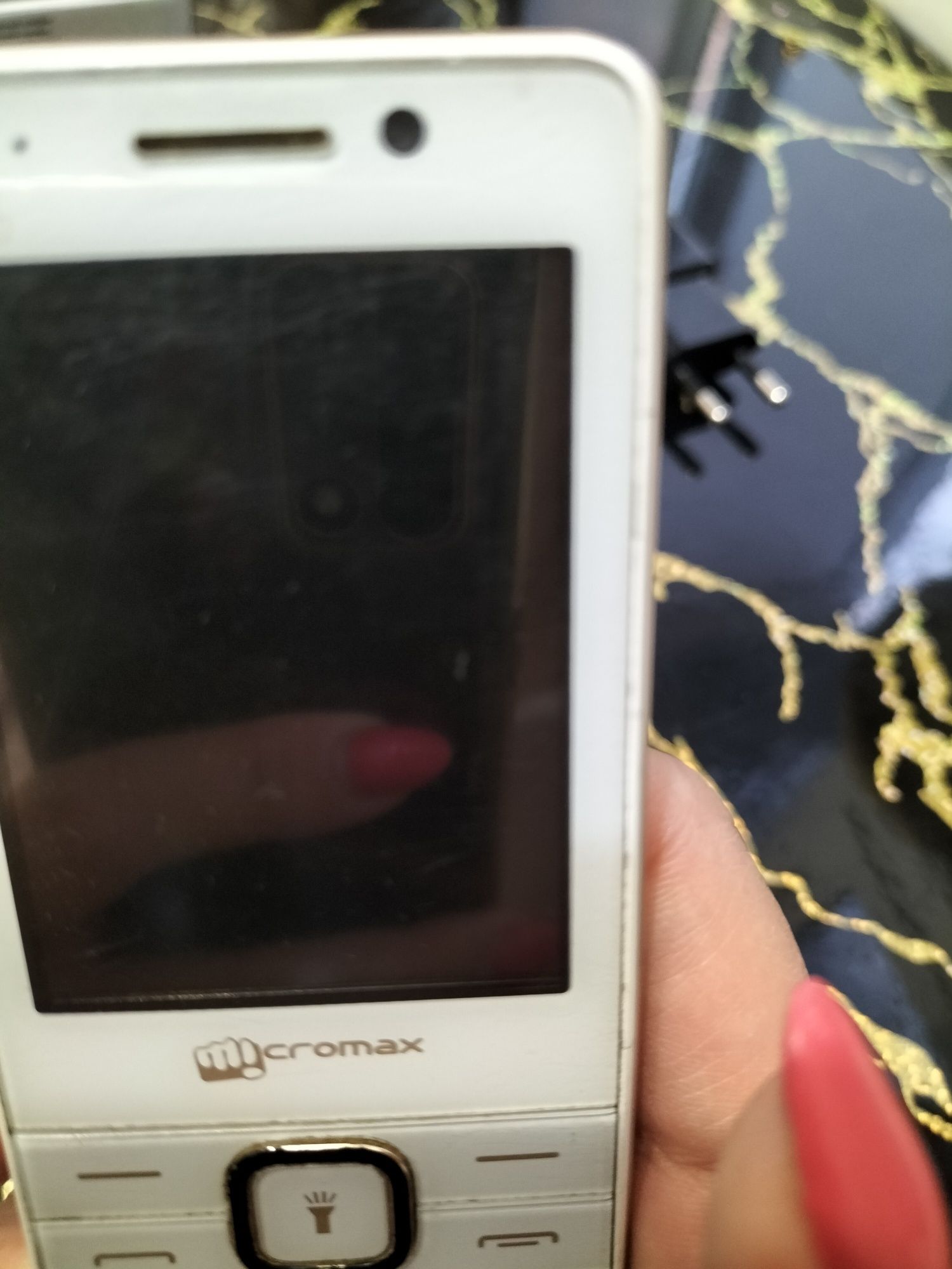 Продам телефон 2 х симочный