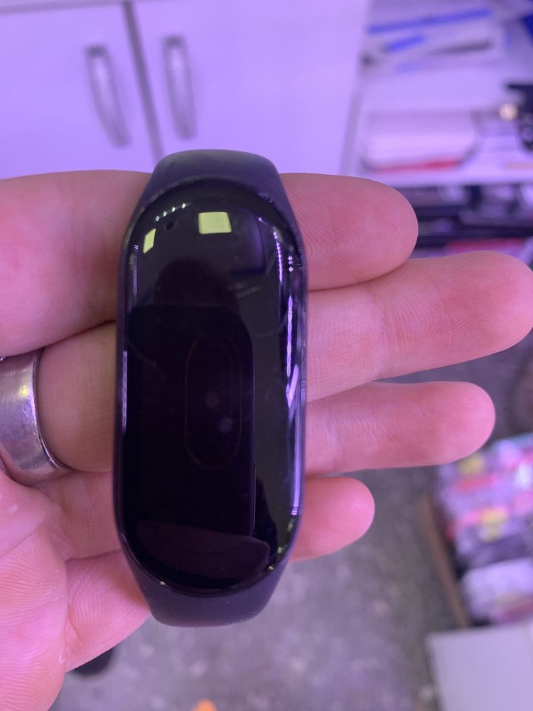 Продам часы mi band 7/торг уместен