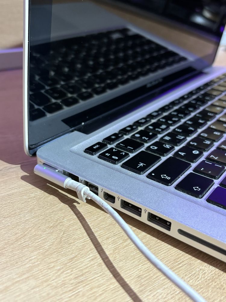 MacBook pro 2011