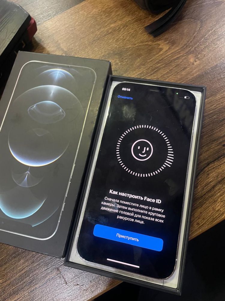 iPhone 12 Pro в идеальном состоянии