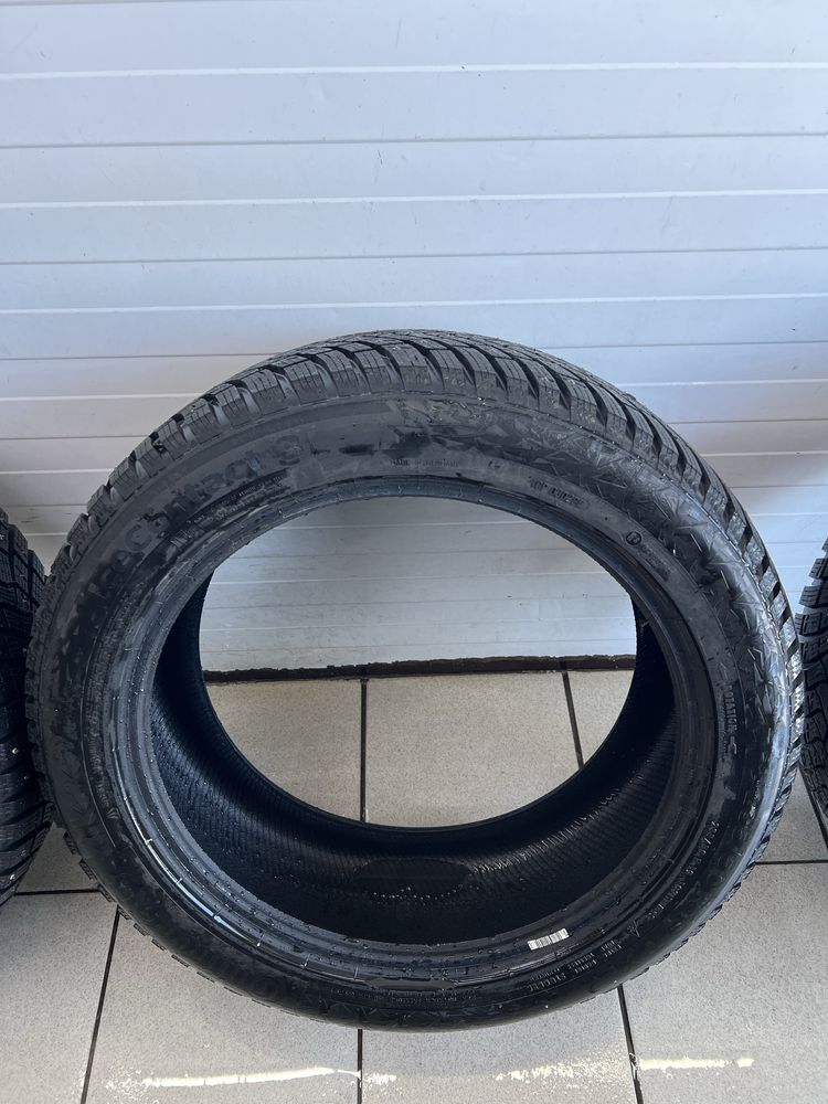Продам шины Continental Ice Contact 3 235/50/R19 103T