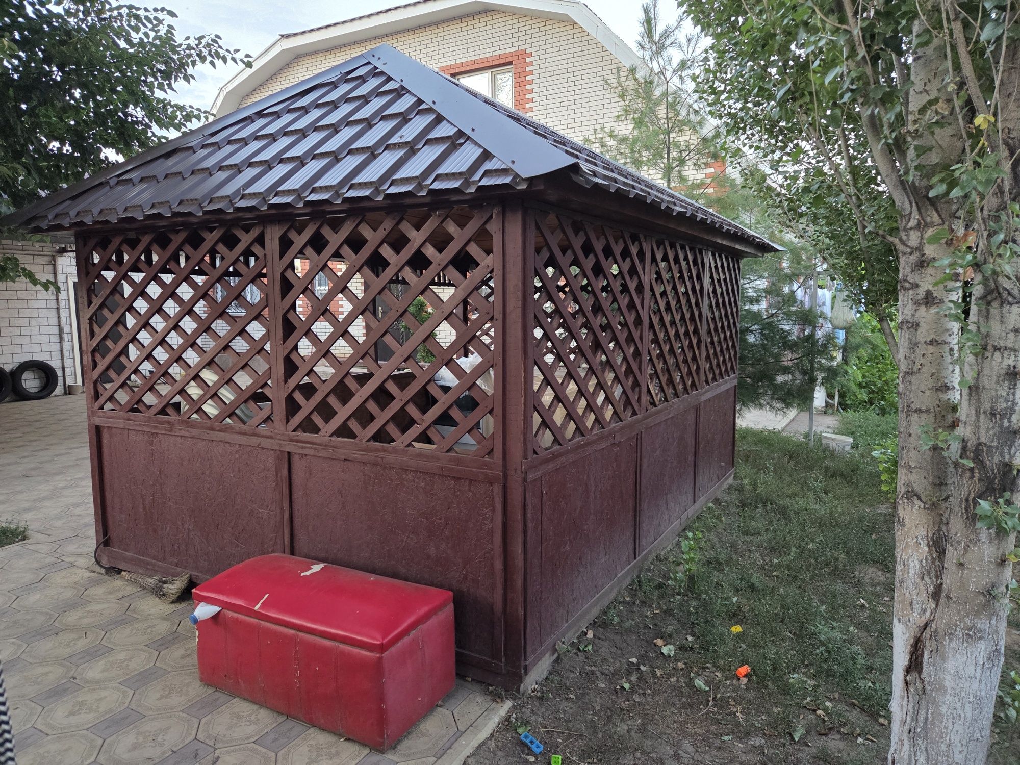 Беседка из натурального дерева