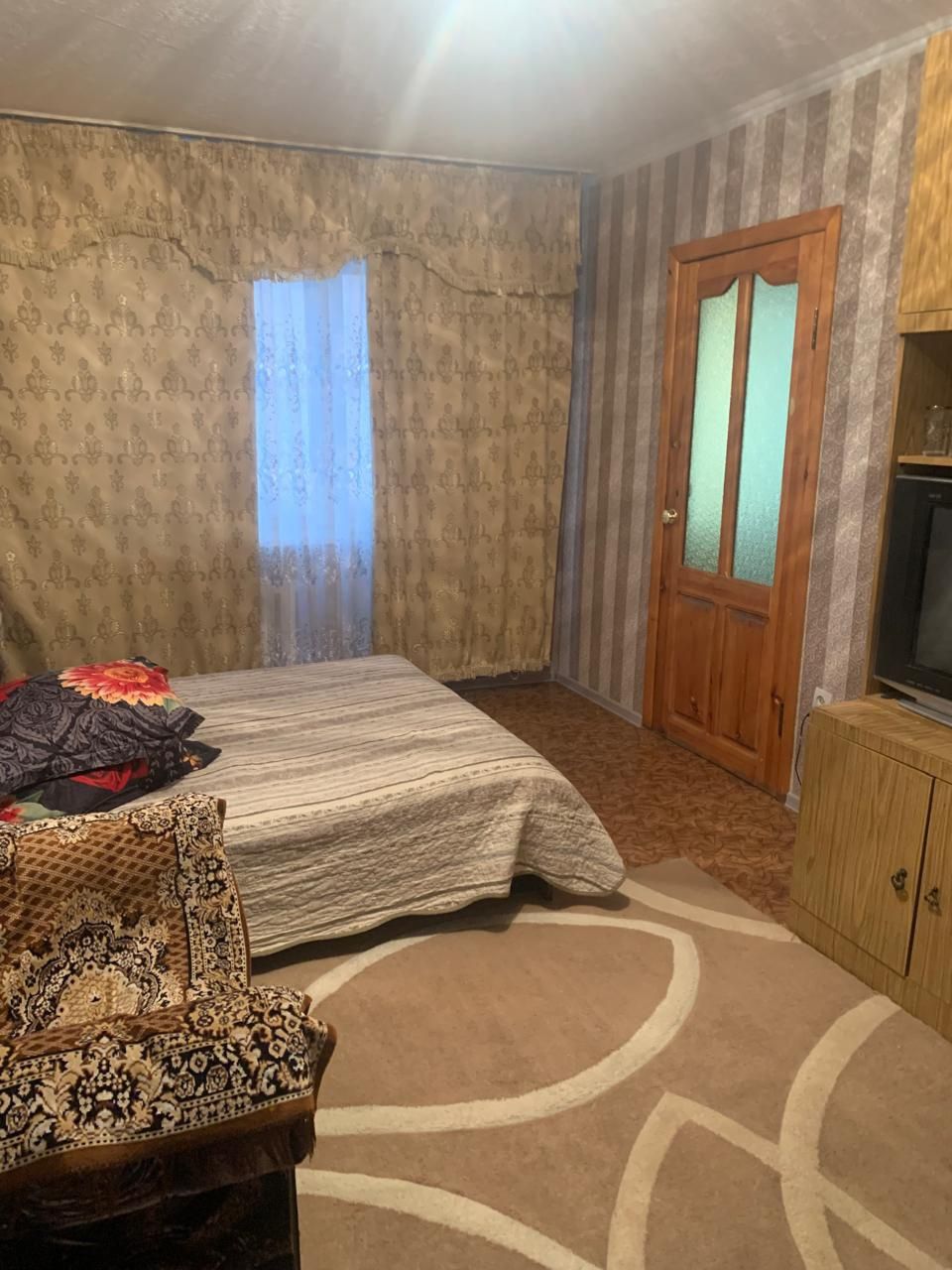 Сдам 1-нокомнатную квартиру часы,ночь-6500,не для шума,для двоих
