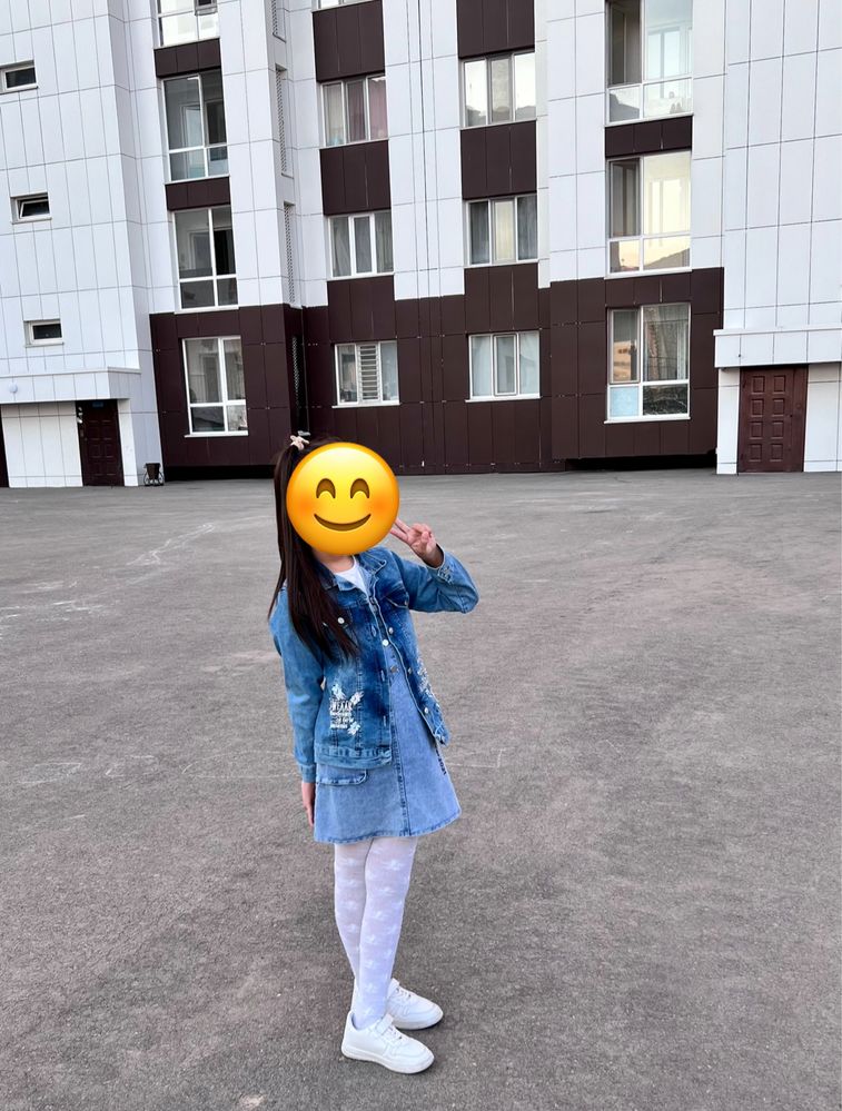 Продам красивую джинсовую куртку