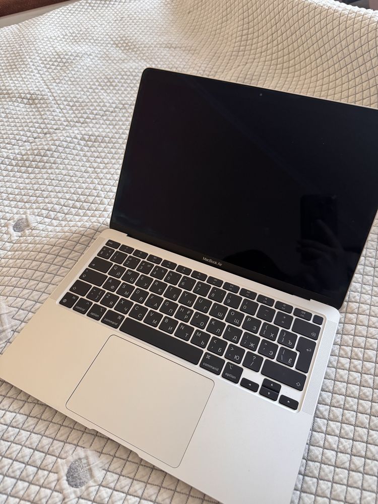 MacBook Air 13”