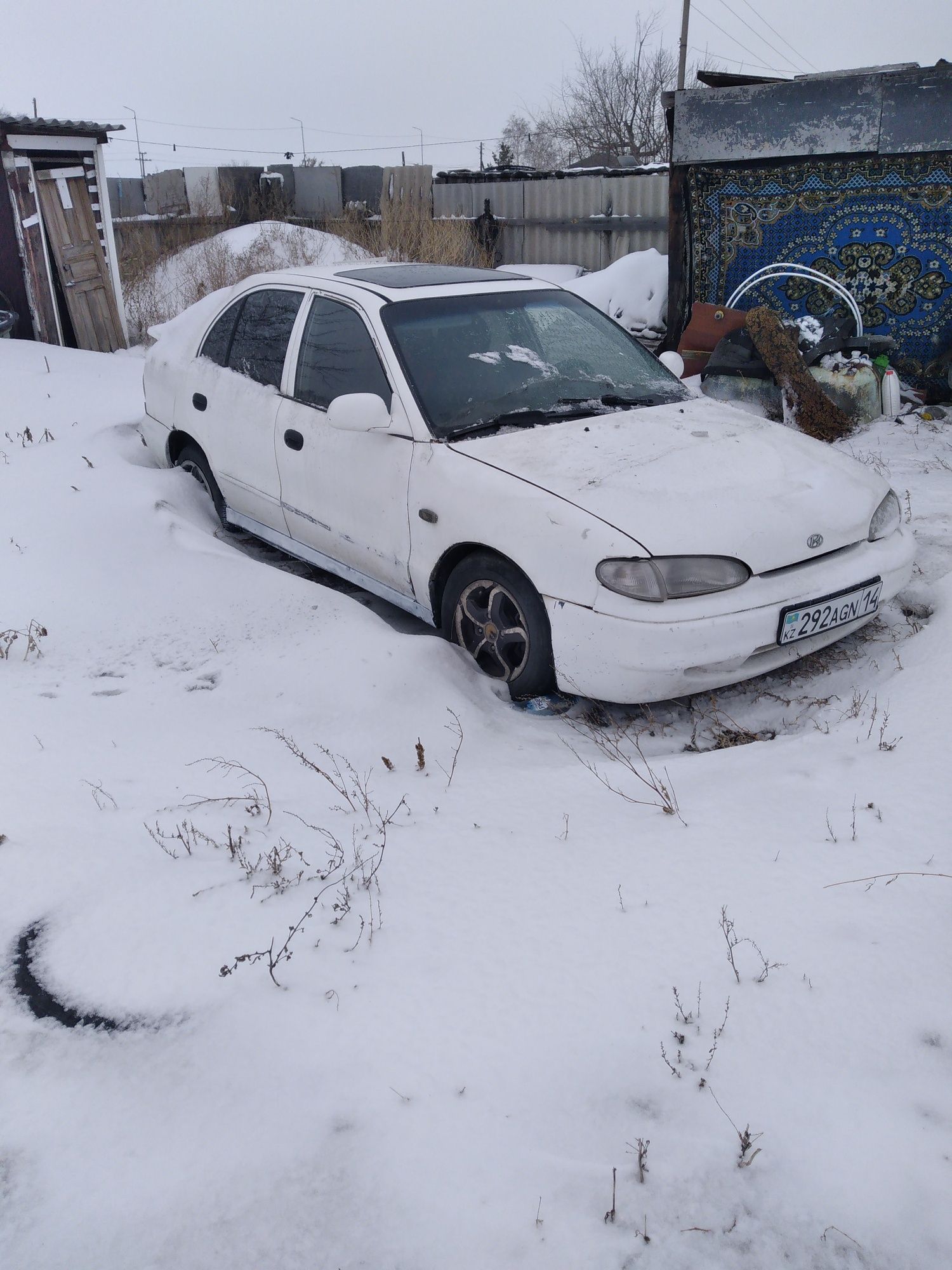 Продам хундай акцент  на запчасти не на ходу.