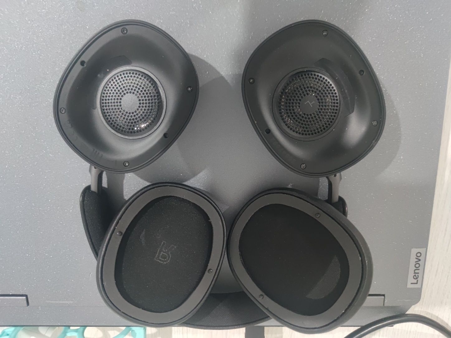Обмен есть Bang & Olufsen Beoplay H95.